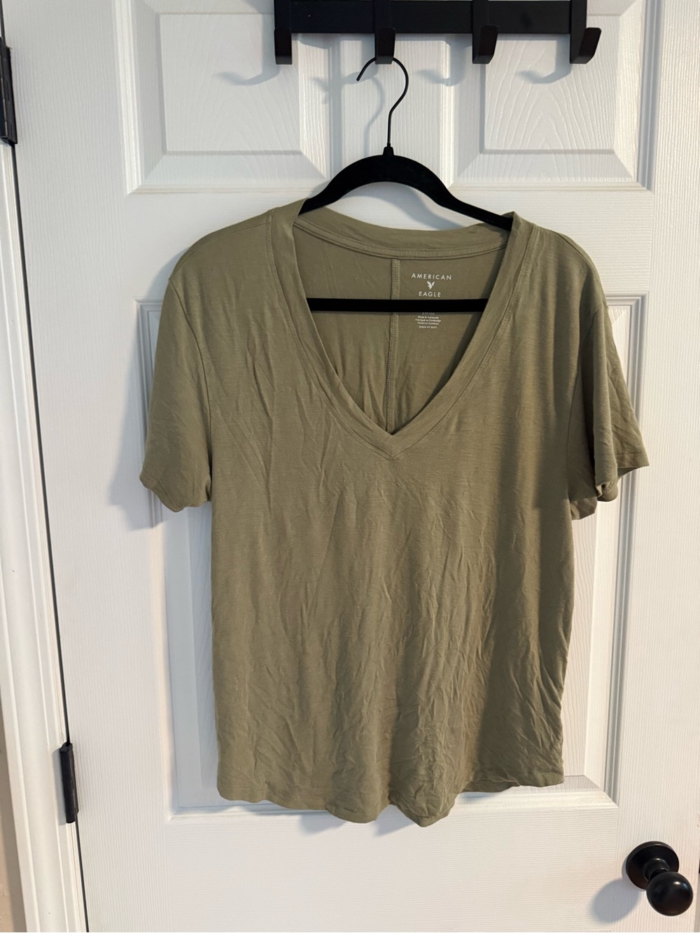 American Eagle Outfitters Olive V-Neck Short Sleeve Tee